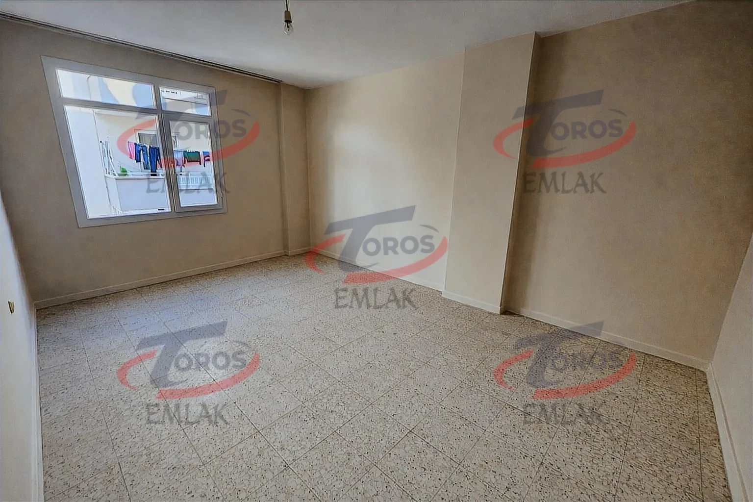 Toros Emlak'tan Osmaniye Mahallesi’nde Cadde Üzeri Geniş 3+1 Kiralık Daire - fotoğraf 1