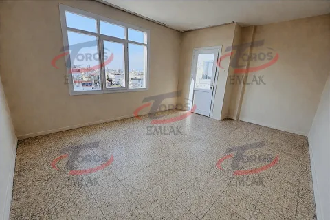 Toros Emlak'tan Osmaniye Mahallesi’nde Cadde Üzeri Geniş 3+1 Kiralık Daire - fotoğraf 2