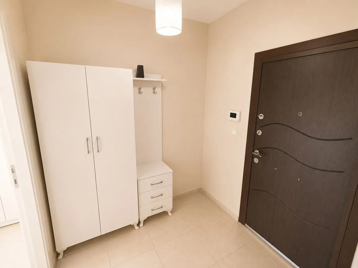 TOROS EMLAK'TAN UNİ. CADDESİ ÜSTÜ 2+1 GENİŞ EŞYALI SATILIK DAİRE - fotoğraf 4