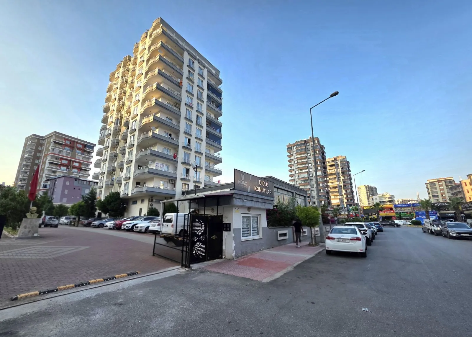 TOROS EMLAK'TAN UNİ. CADDESİ ÜSTÜ 2+1 GENİŞ EŞYALI SATILIK DAİRE - fotoğraf 11