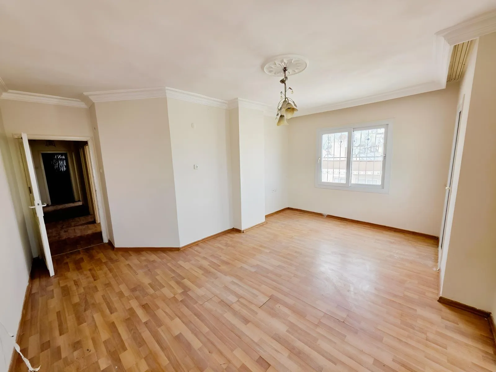 TOROS EMLAK'TAN ZEKİ AYAN MAH.'DE TEMİZ 3+1 SATILIK DAİRE - fotoğraf 1