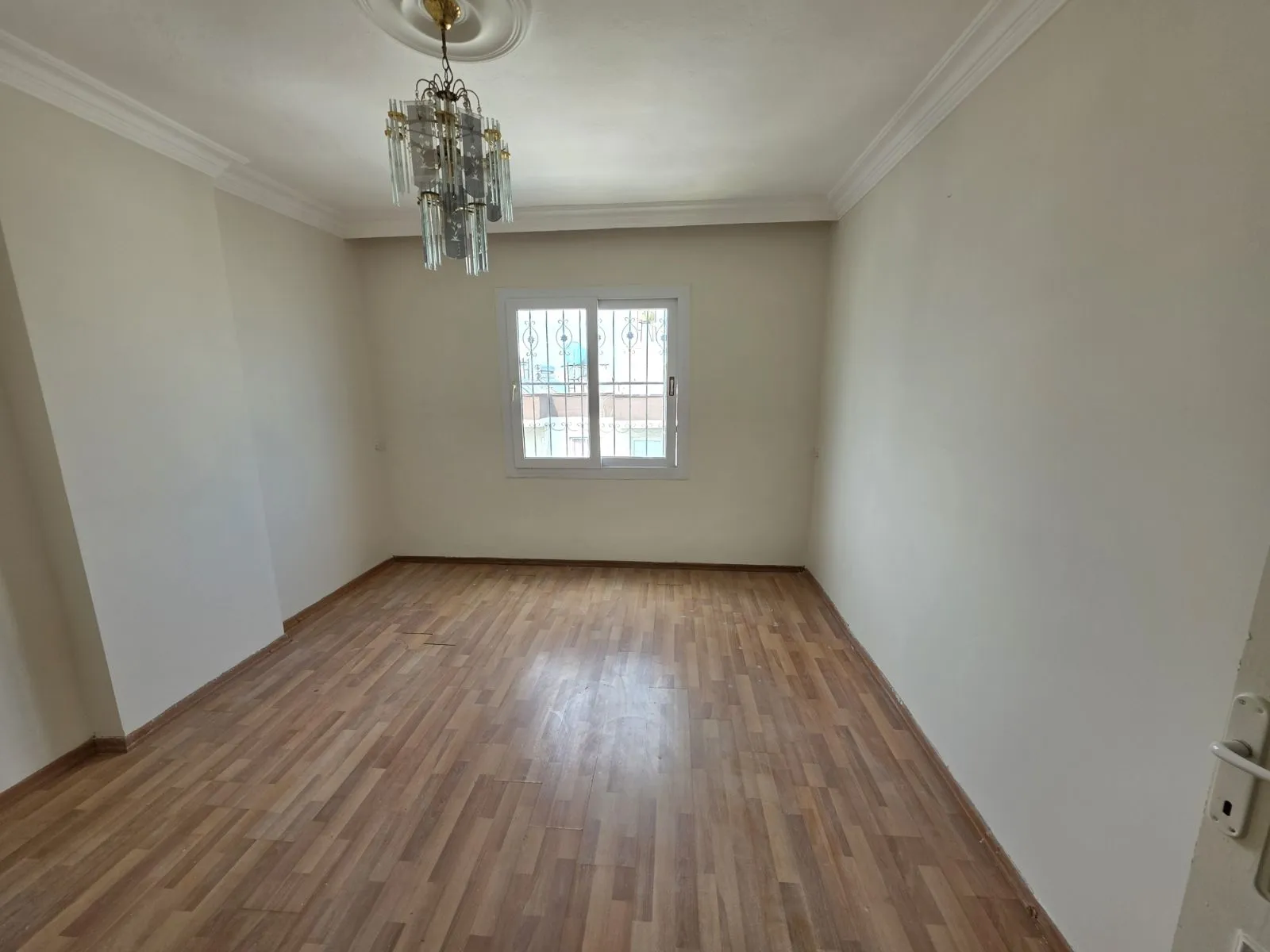TOROS EMLAK'TAN ZEKİ AYAN MAH.'DE TEMİZ 3+1 SATILIK DAİRE - fotoğraf 3