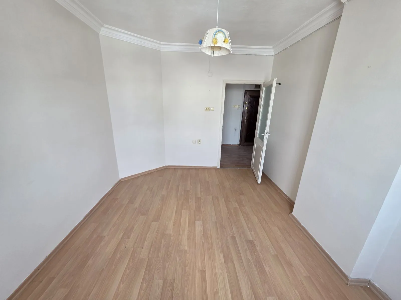 TOROS EMLAK'TAN ZEKİ AYAN MAH.'DE TEMİZ 3+1 SATILIK DAİRE - fotoğraf 4