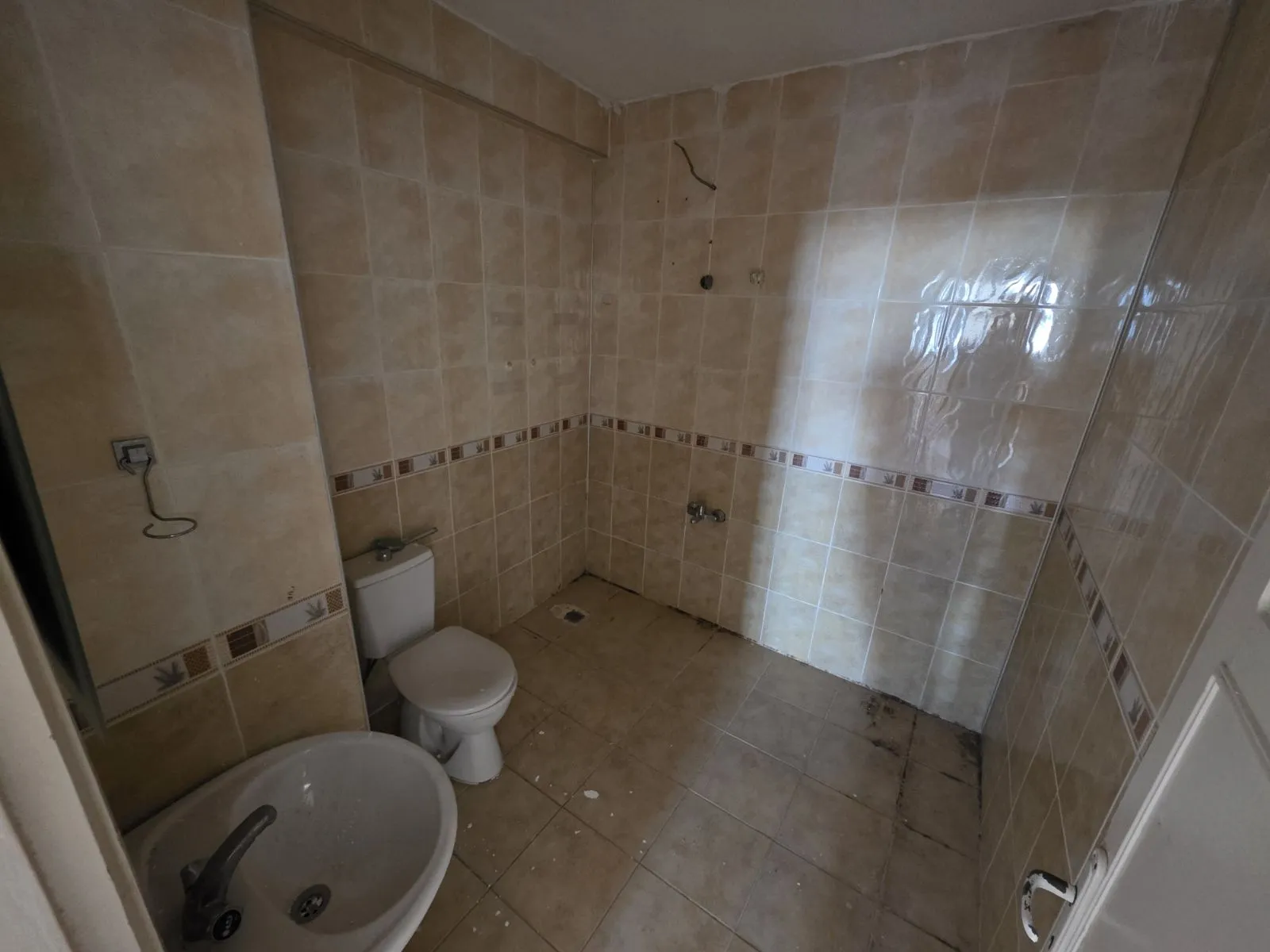 TOROS EMLAK'TAN ZEKİ AYAN MAH.'DE TEMİZ 3+1 SATILIK DAİRE - fotoğraf 5