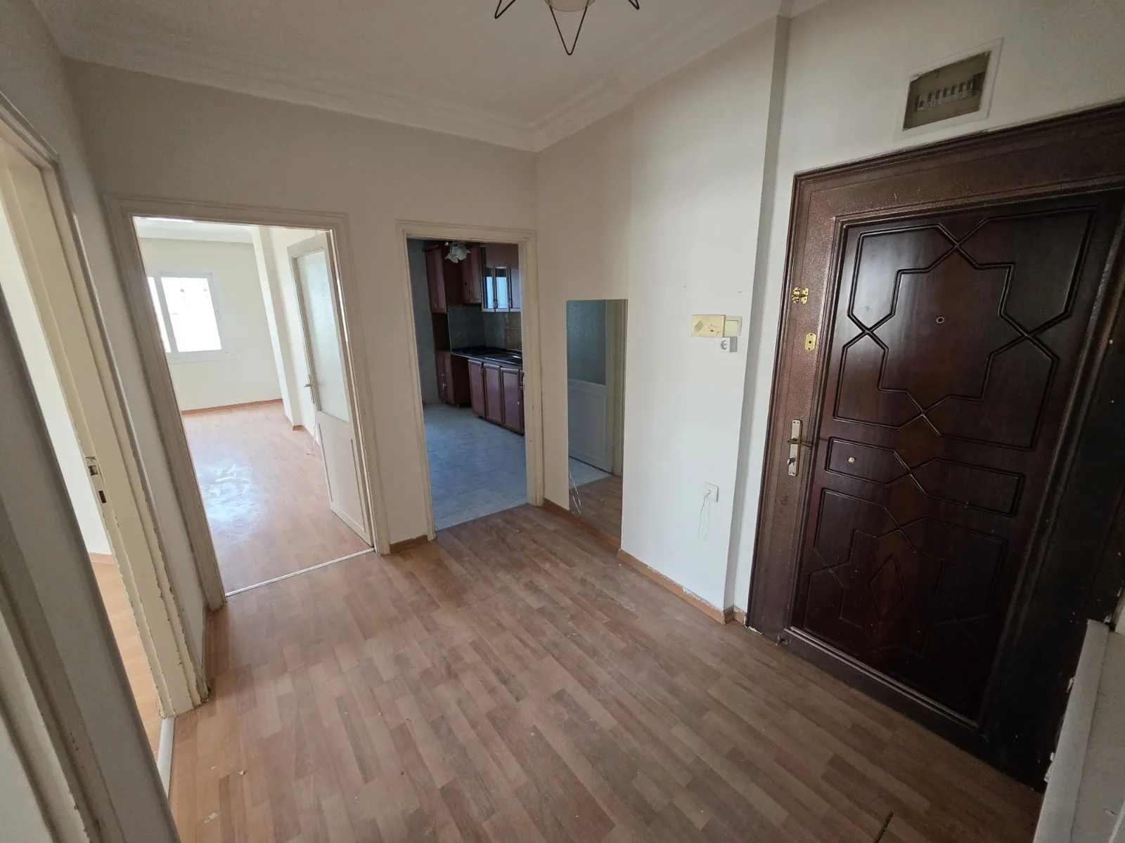 TOROS EMLAK'TAN ZEKİ AYAN MAH.'DE TEMİZ 3+1 SATILIK DAİRE - fotoğraf 8