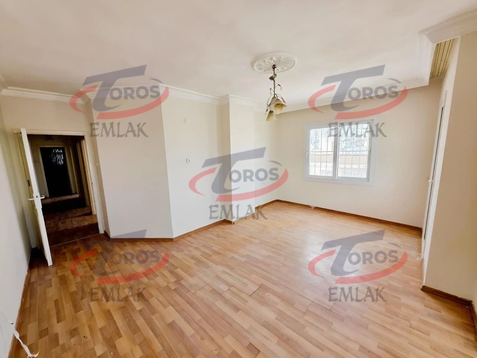 Toros Emlak'tan Zeki Ayan Mahallesi’nde Temiz 3+1 Satılık Daire - fotoğraf 1