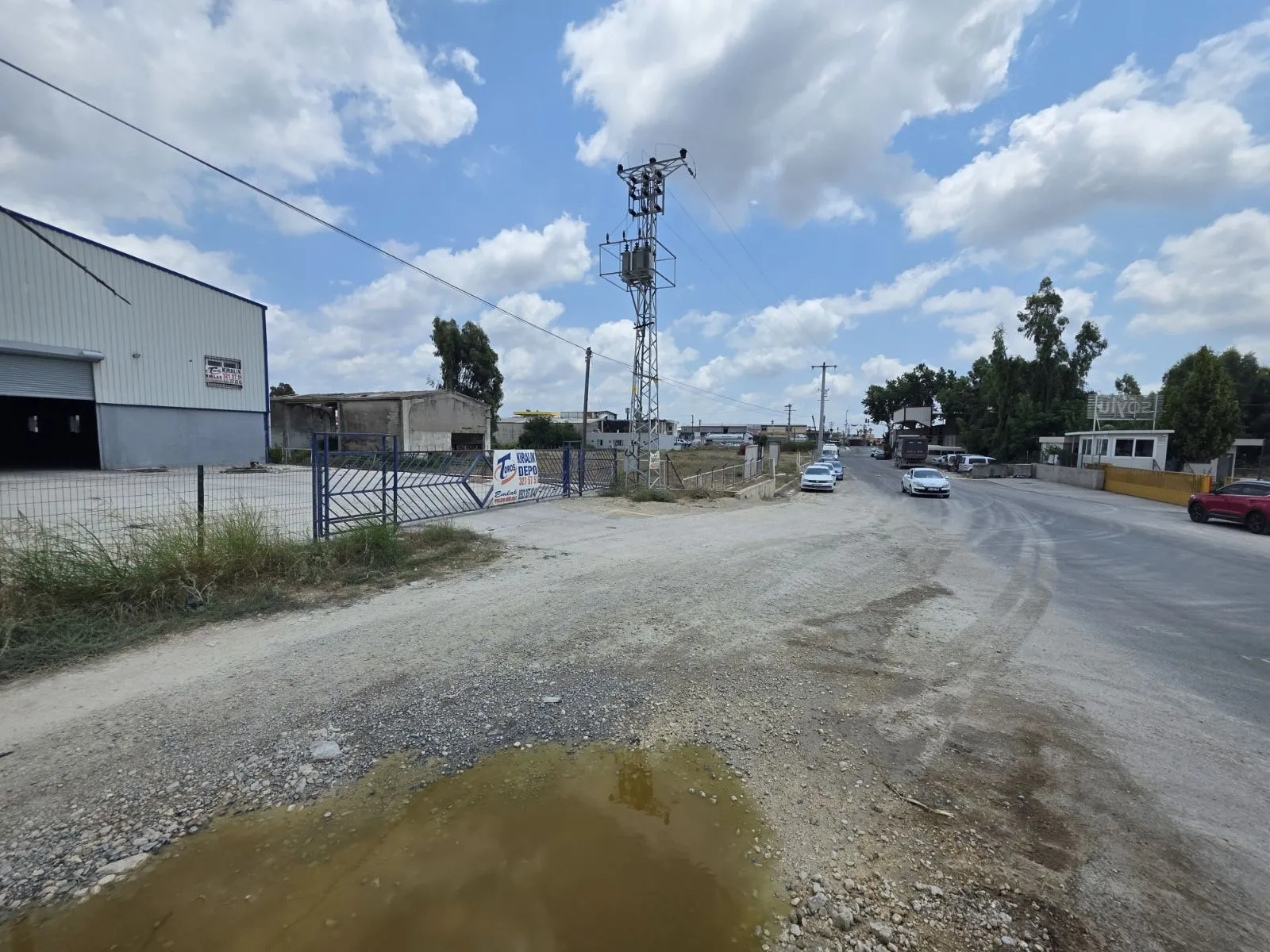 TOROS EMLAK'TAN AKDENİZ BAĞLARBAŞIN'DA KİRALİK 1000m2 DEPO - fotoğraf 1