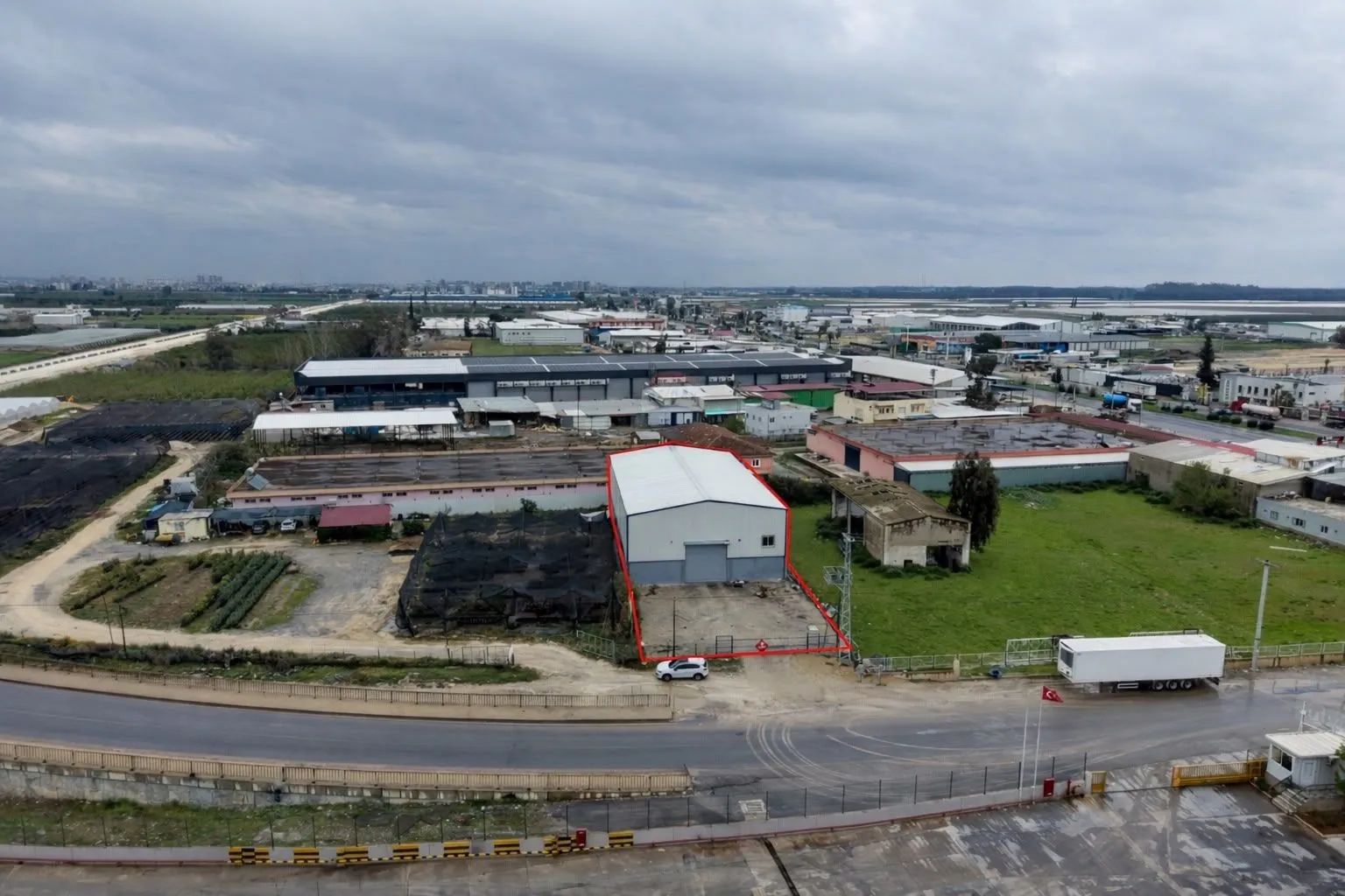 TOROS EMLAK'TAN AKDENİZ BAĞLARBAŞIN'DA KİRALİK 1000m2 DEPO - fotoğraf 15