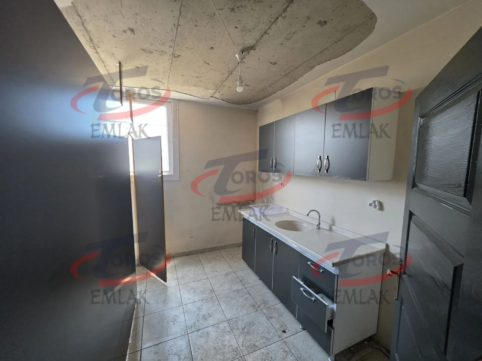 Toros Emlak'tan Akdeniz Bağlarbaşı’nda Kiralık 1000 m² Depo - fotoğraf 2
