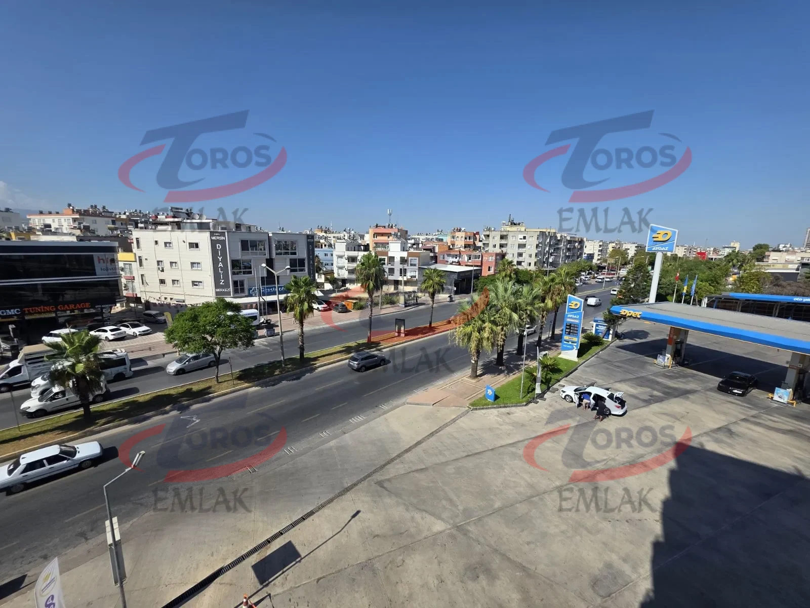 Toros Emlak'tan GMK Üzeri 3+1 Geniş Cephesi Açık Satılık Daire - fotoğraf 1