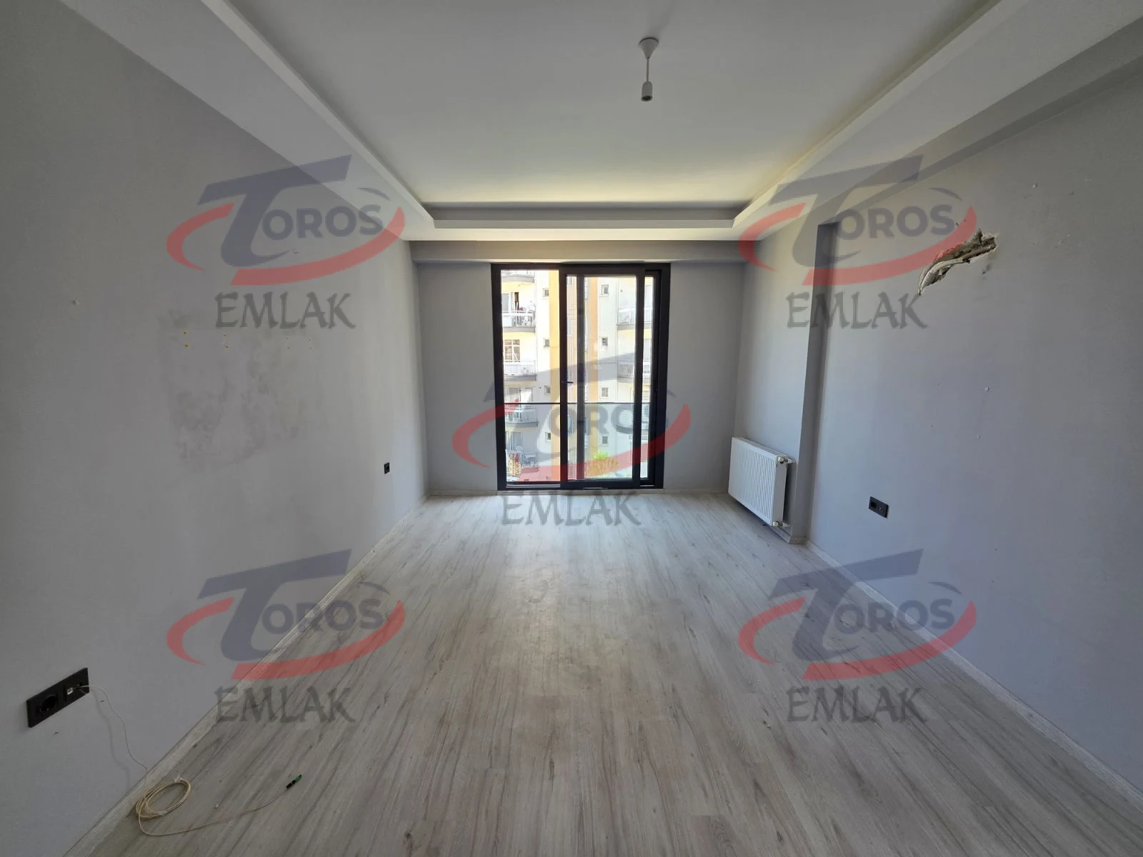 Toros Emlak 75. Yıl Mahallesi’nde 2+1 Geniş Kiralık Daire - fotoğraf 1