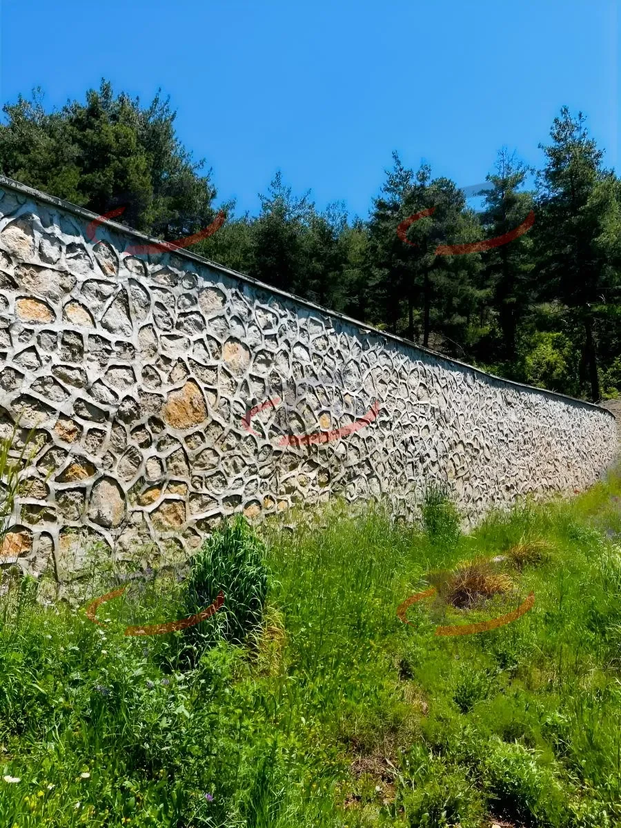 Toros Emlak'tan Aladağ’da 4977 m² Duvarı Örülmüş Tarla - fotoğraf 2