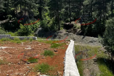 Toros Emlak'tan Aladağ’da 4977 m² Duvarı Örülmüş Tarla - fotoğraf 14