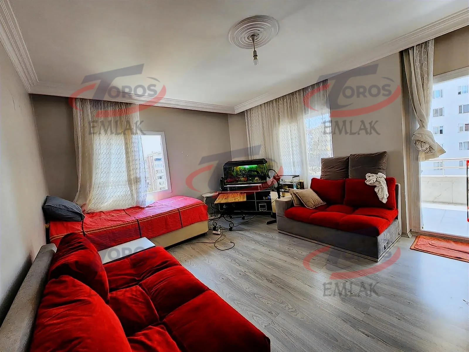Toros Emlak'tan Cumhuriyet Mahallesi’nde 4+1 Geniş Yapılı Satılık Daire - fotoğraf 2