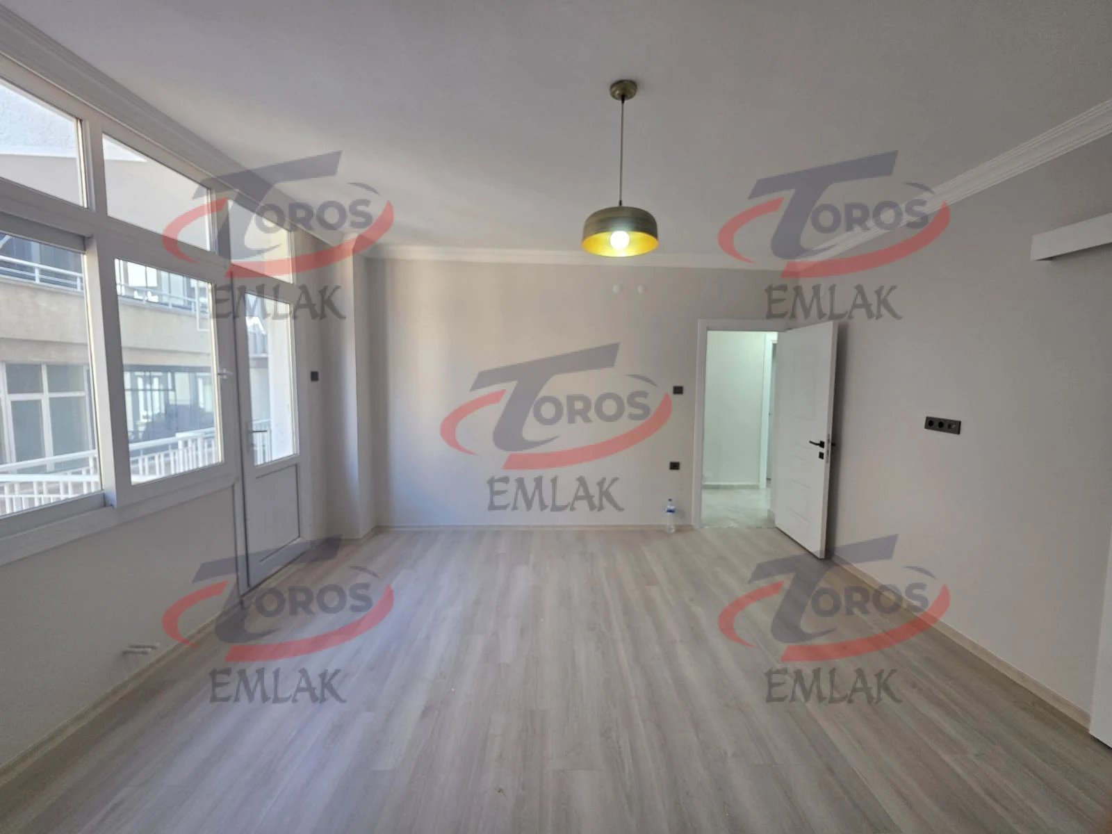 Toros Emlak'tan Sahilde Leb-İ Derya Manzarali 3+1 Kiralık Daire - fotoğraf 2