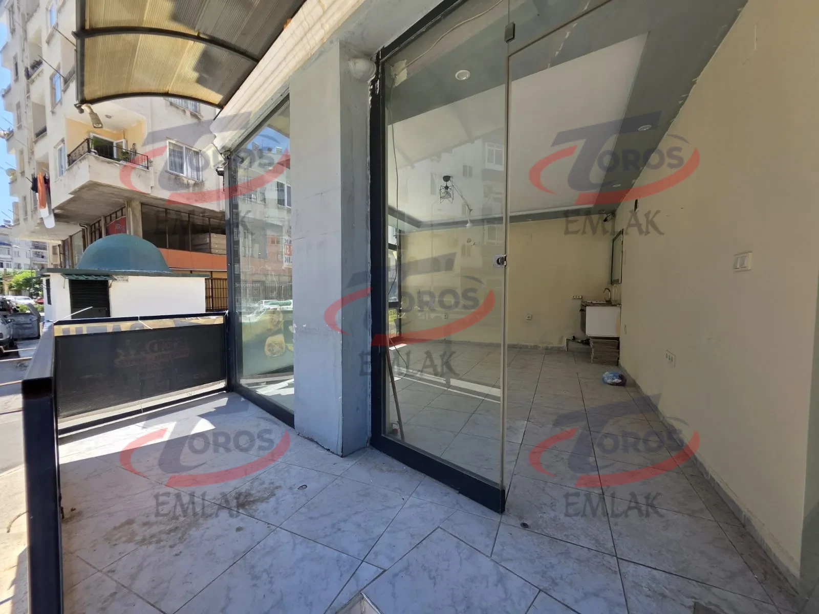 Toros Emlak'tan İstiklal Caddesi Mevki 20 m² Satılık Dükkan - fotoğraf 1