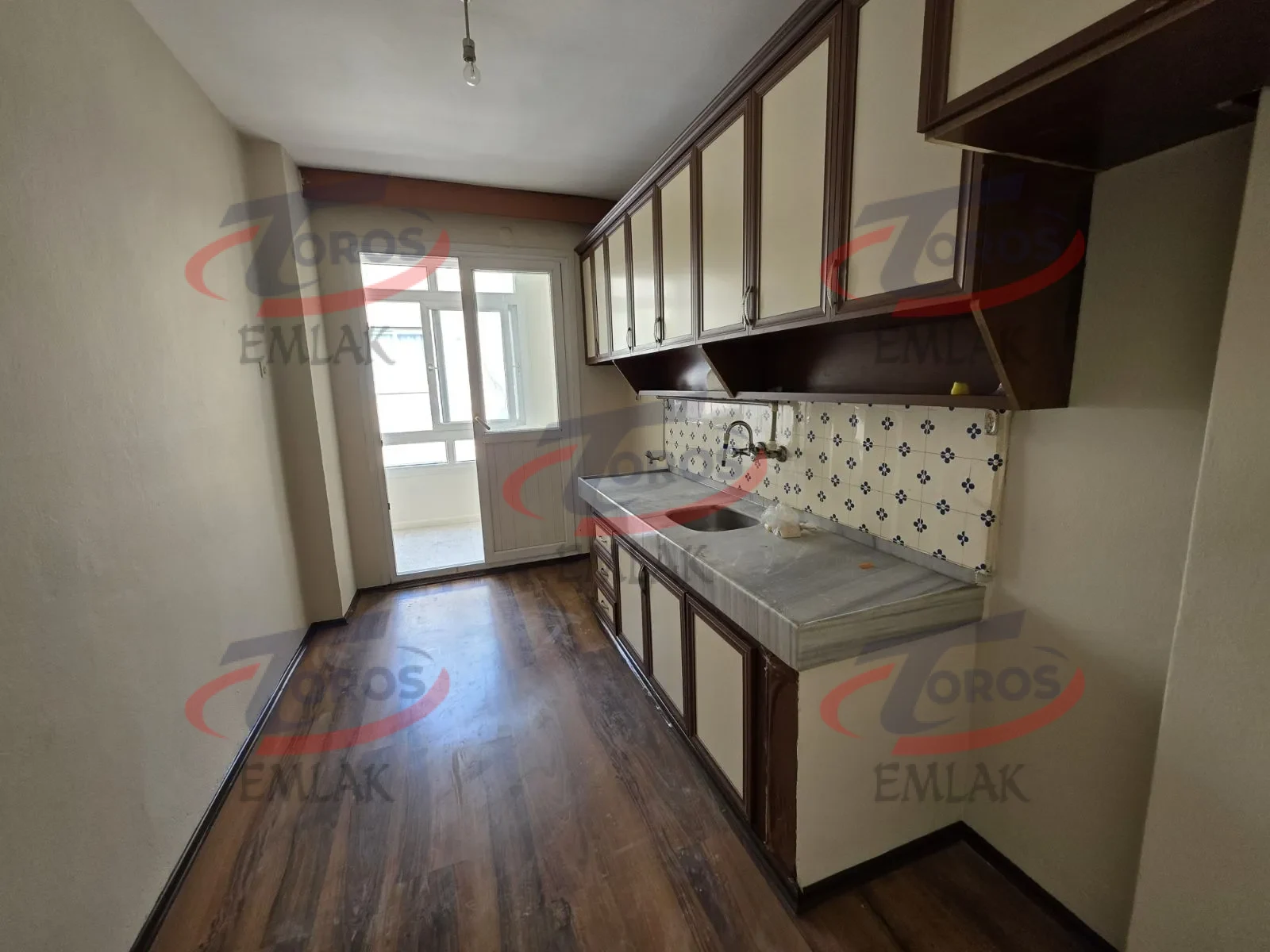 Toros Emlak'tan Zeki Ayan Mahallesi Satılık 2+1 Daire - fotoğraf 2